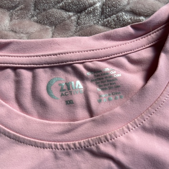 2 cropped Zyia tank tops xxl - Picture 3 of 6